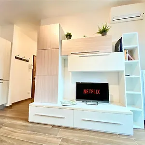 5 Minuti Dall'istituto Ortopedico Galeazzi - Silenzioso Con Cucina, Wifi E Netflix Appartamento
